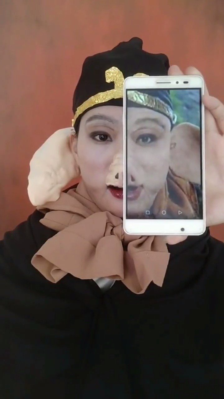 video-poster