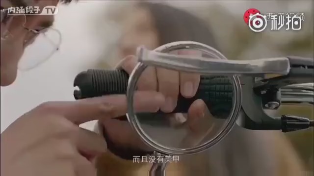video-poster
