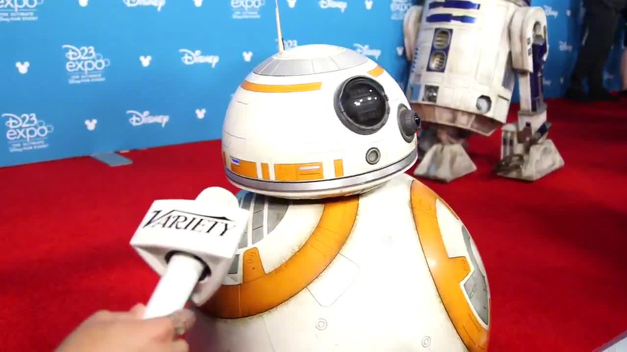 星球大战9的三个机器人bb8dor2d2对话综艺zt