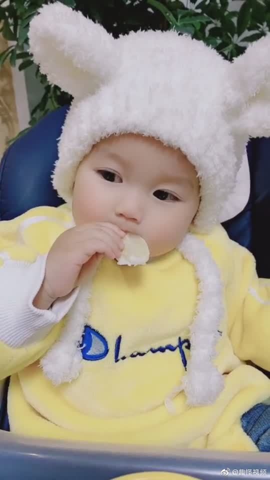 第一次吃柠檬这小表情什么水平